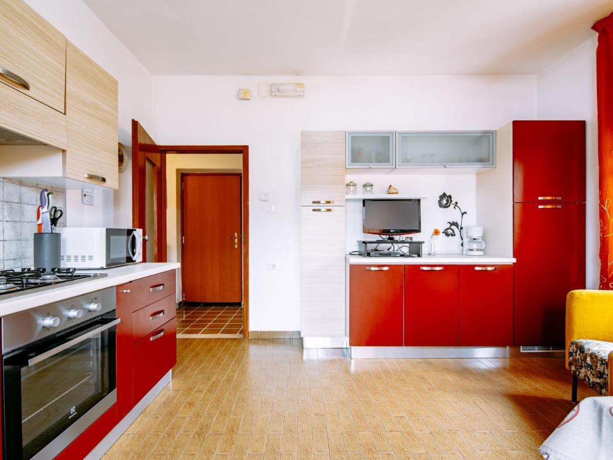 Apartment Deval-1 By Interhome Калчераника ал Лаго Екстериор снимка